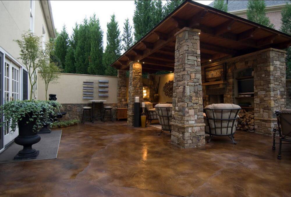 patio with chairs