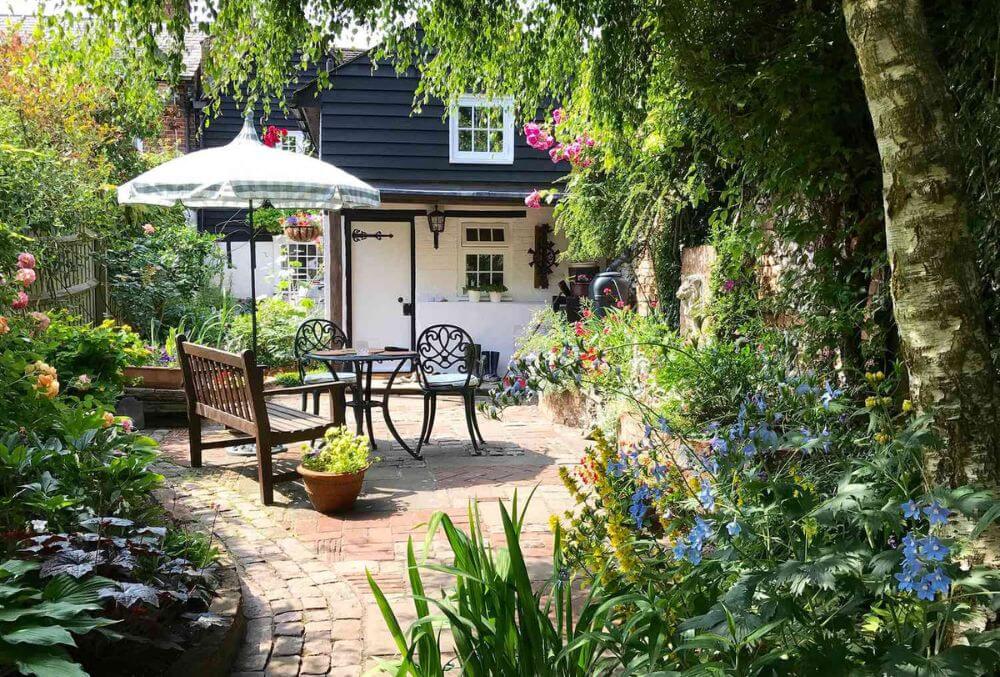 patio with a beautiful landscape